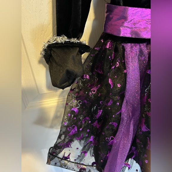 Spirit Darling Witch Costume - Purple and Black - Picture 8 of 16